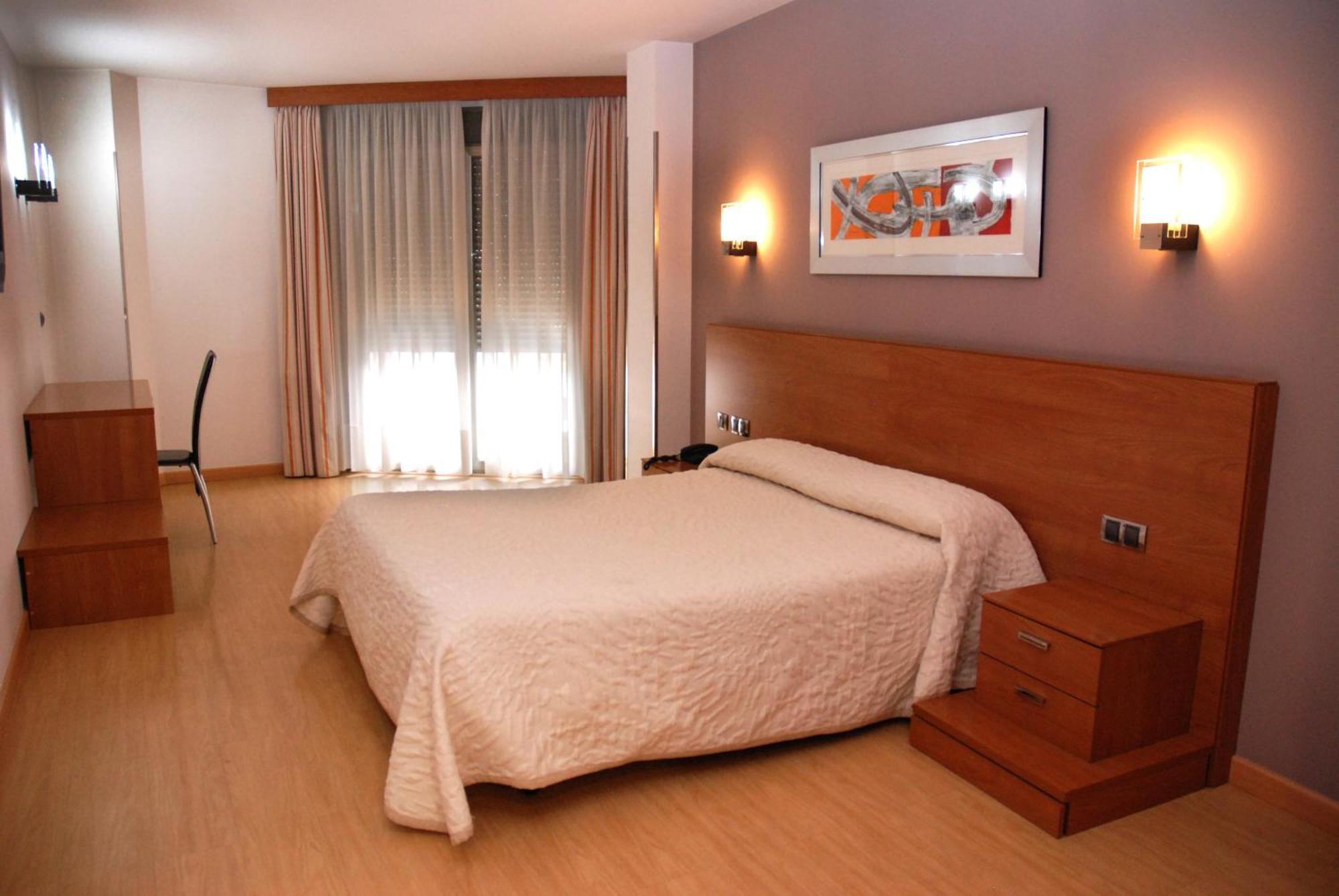 Hotel Villa De Cacabelos 外观 照片