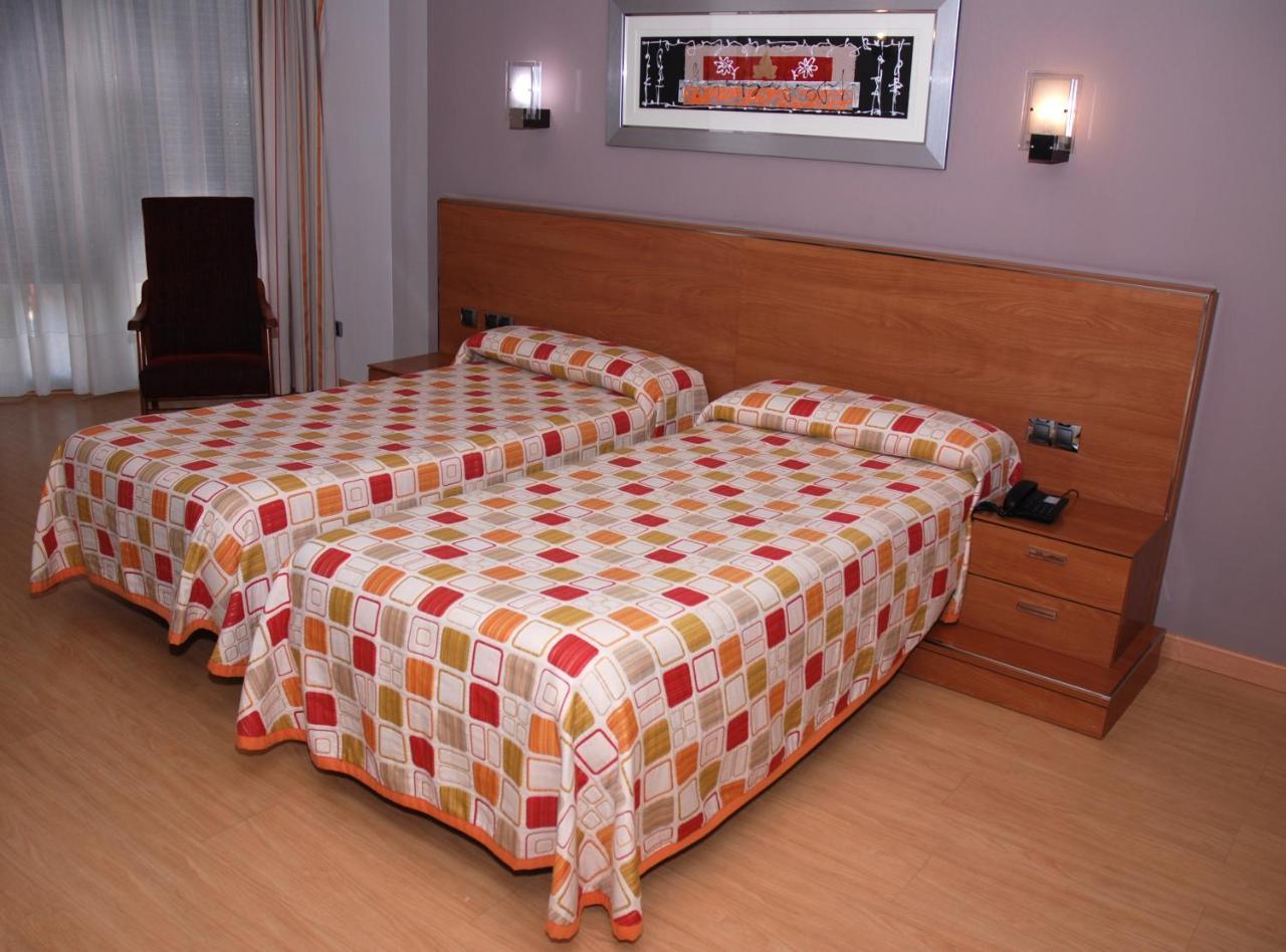 Hotel Villa De Cacabelos 外观 照片
