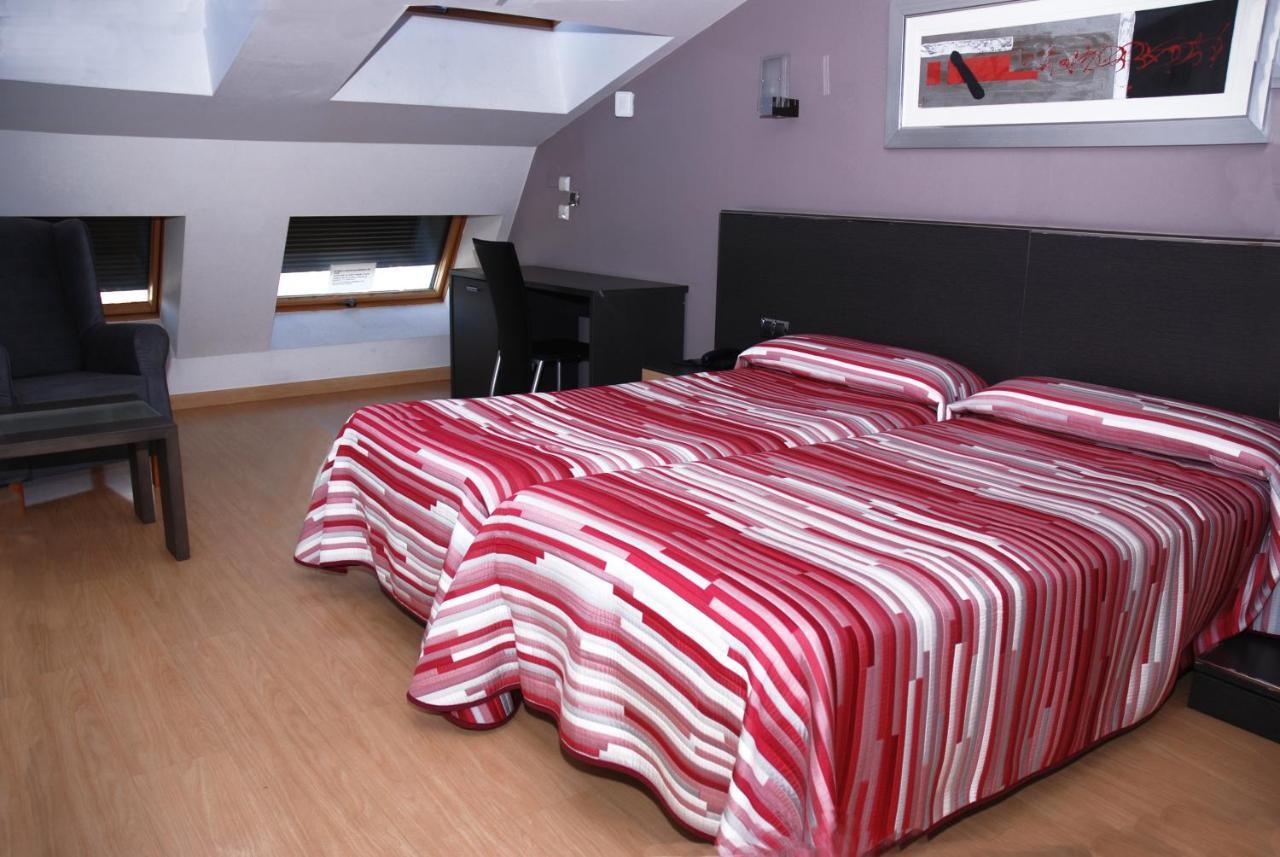 Hotel Villa De Cacabelos 外观 照片